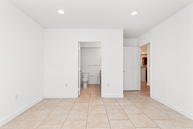 Building Photo - 3525 NW 114th Ln