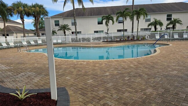 Building Photo - 3005 Palmetto Oak Dr