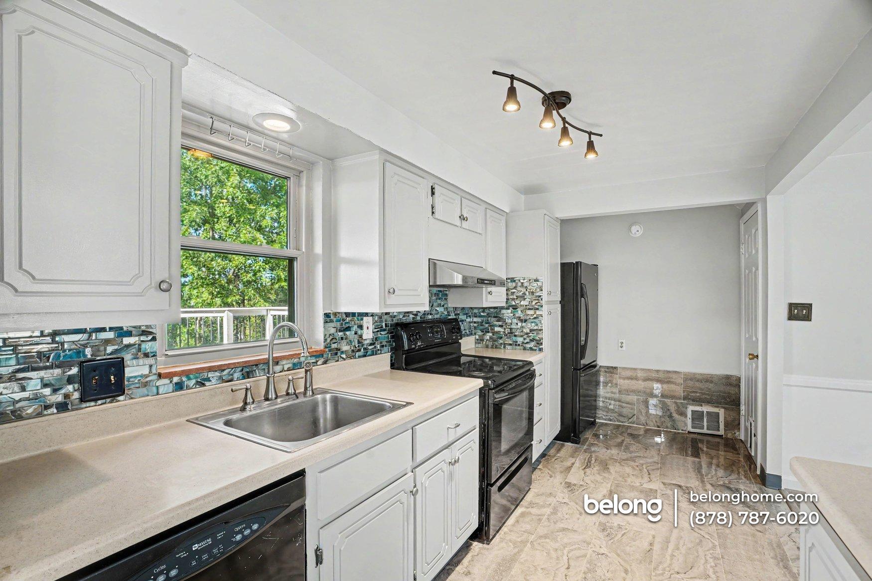 Building Photo - 5240 Orchard Hill Dr