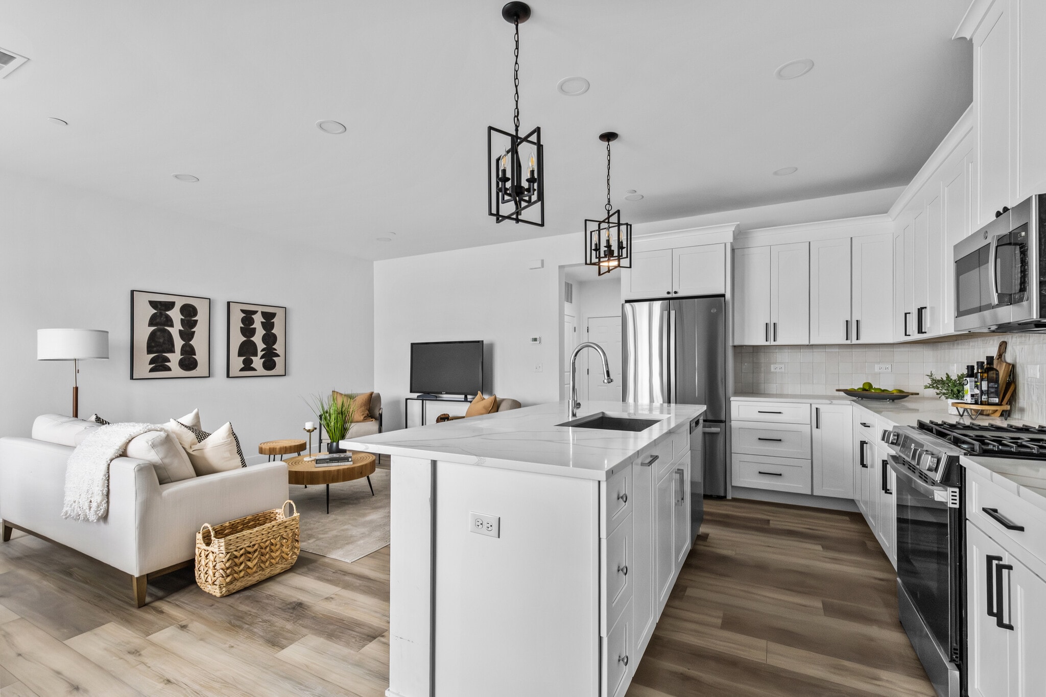 Building Photo - 27W280 Bauer Rd