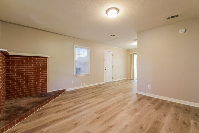 Building Photo - 6970 Richard Ln