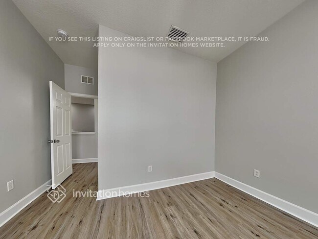 Building Photo - 6515 Quiet Pool Ct