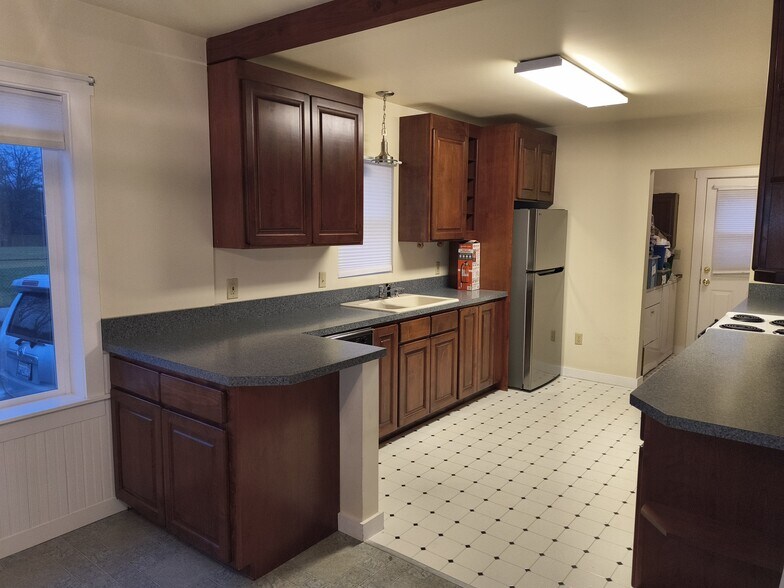 Building Photo - 13902 51st Ave S