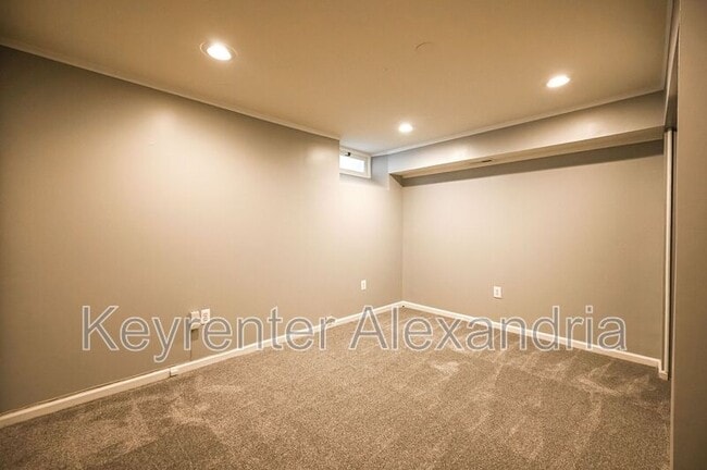 Building Photo - 7107 Tolliver St