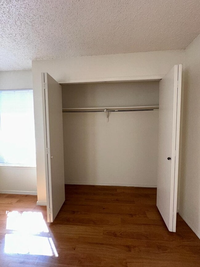 Building Photo - 9933 Ardash Ln