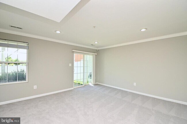 Building Photo - 11177 Southport Pl