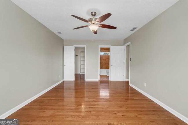 Building Photo - 1555 Hardin Ave