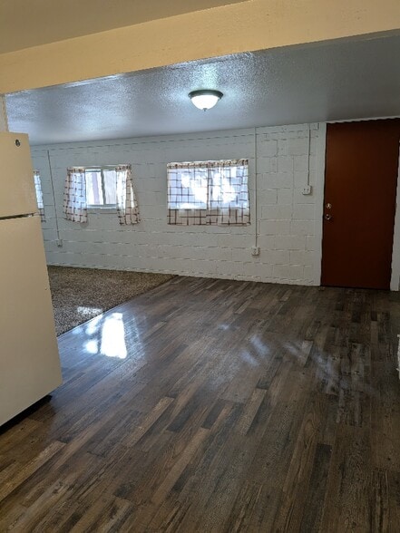 Building Photo - 401 S 12th St