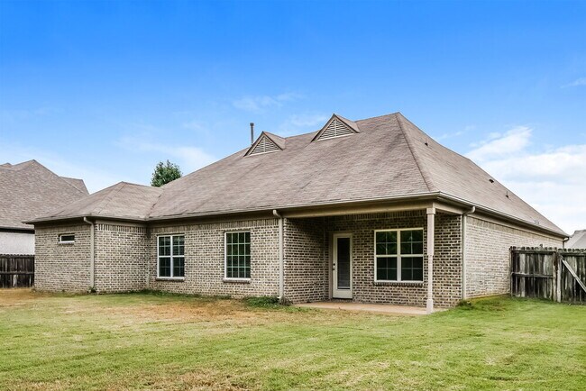 Building Photo - 5009 Forest Oasis Ln