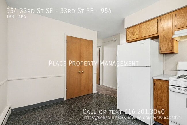 Building Photo - 954 33rd St SE