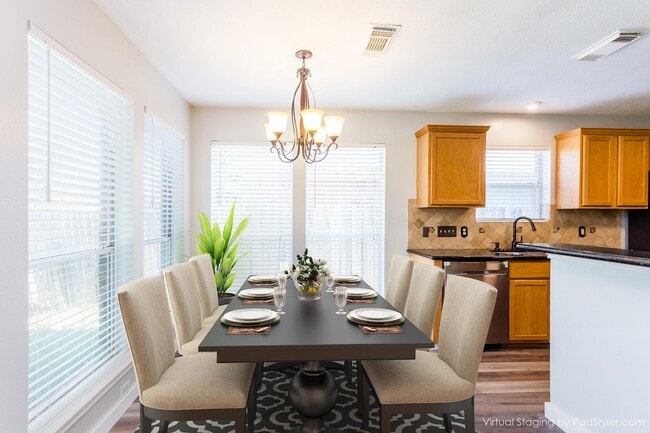 Building Photo - 5211 Bay Pines Dr