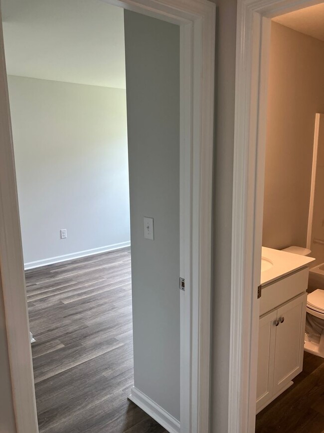 Building Photo - 3 Bedroom 2 Bathroom House- Groves at Sout...