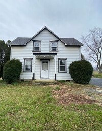 Building Photo - Peaceful Country Living - 4 BR / 3BA