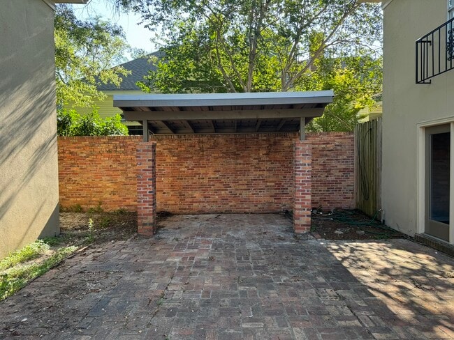 Building Photo - 505 Felder Ave