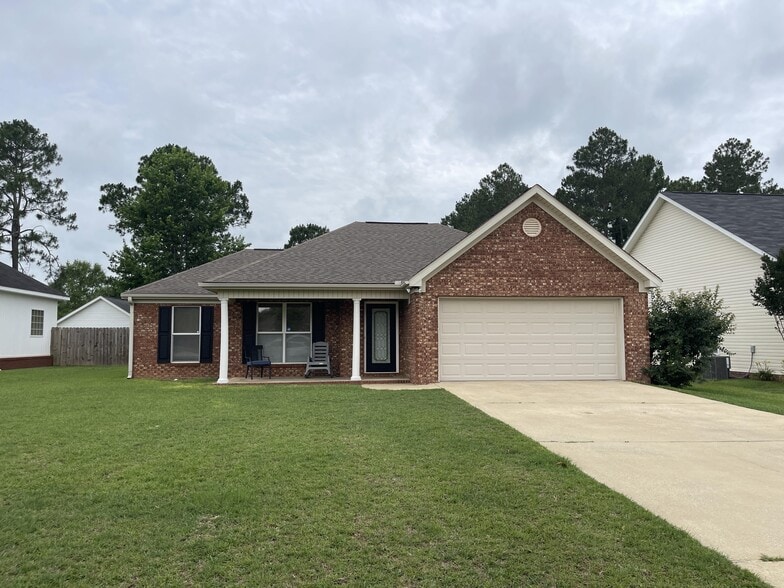 Primary Photo - 115 Lakeside Dr