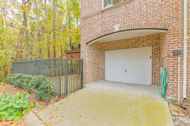 Building Photo - 12636 Briar Patch Dr