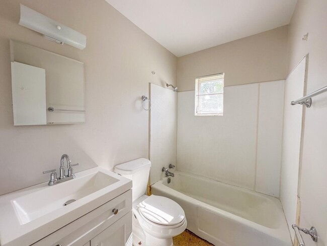 Building Photo - 2506 Ave F