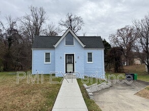 Building Photo - 8203 Comet Dr