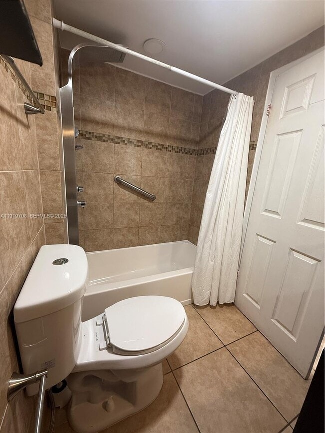 Building Photo - 1255 Collins Ave