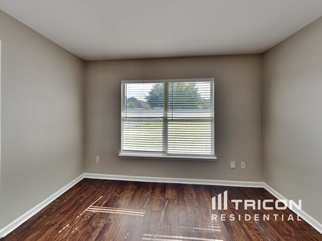 Building Photo - 246 Fort Milton Dr