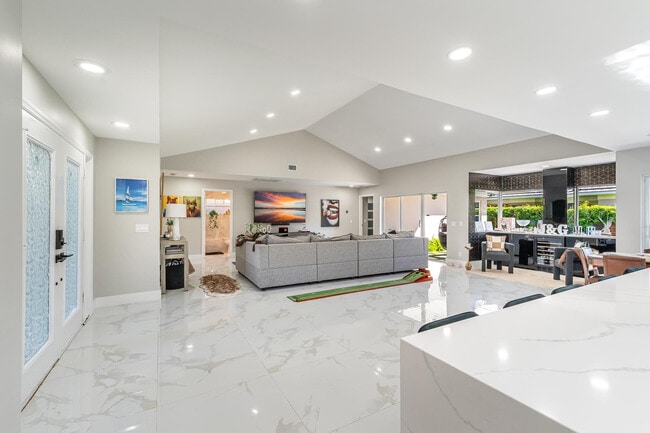 Building Photo - 154 Coventry Pl