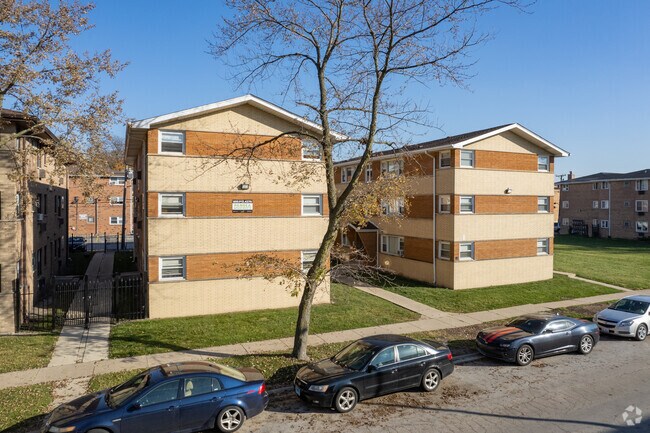 Building Photo - 14021 S Tracy