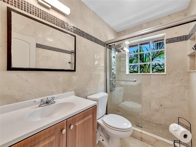 Building Photo - 851 N 11th Ave