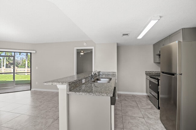 Building Photo - 2625 Heathcote Dr