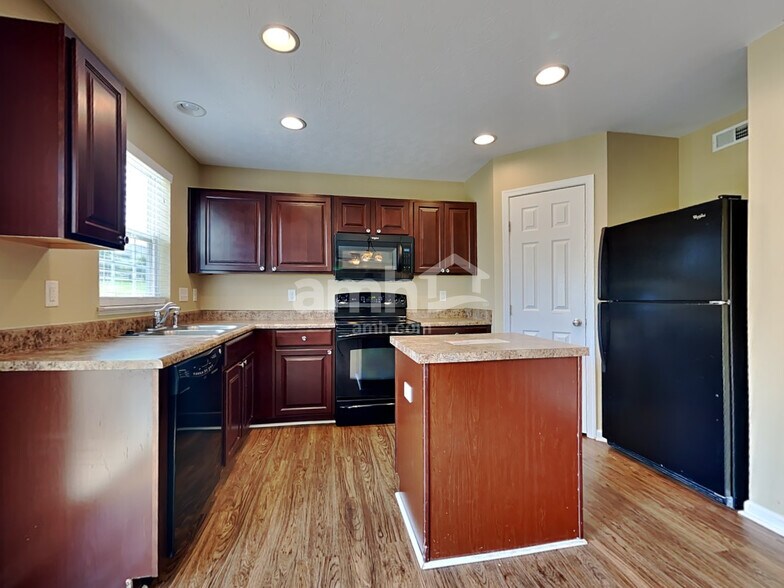 Building Photo - 1164 Turfway Ct