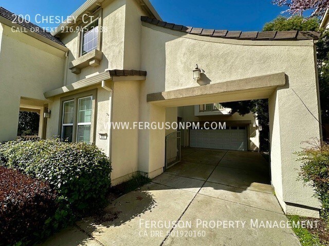 Building Photo - Fantastic Four Bedroom Home in Lincoln Cro...