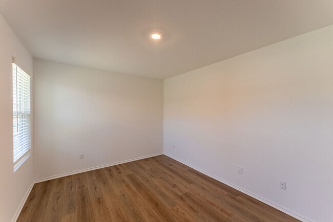 Building Photo - Modern Elegance in Kyle: 3BR Home with Office, Double Vanity, and Stylish Kitchen Island