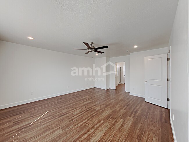 Building Photo - 1318 E White St