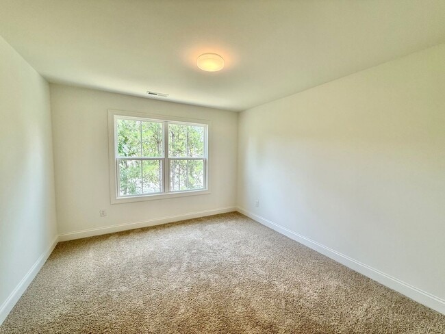 Building Photo - Newly Built 4BD, 3.5BA Northeast Raleigh T...