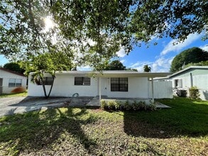 Building Photo - 2031 NW 30th Ave