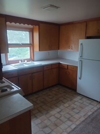 Building Photo - 210 Hendricks St