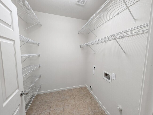Building Photo - 26403 Abbey Springs Ln