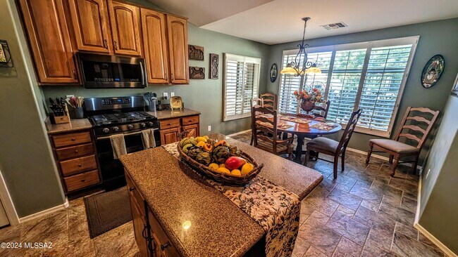 Building Photo - 37413 S Golf Course Dr
