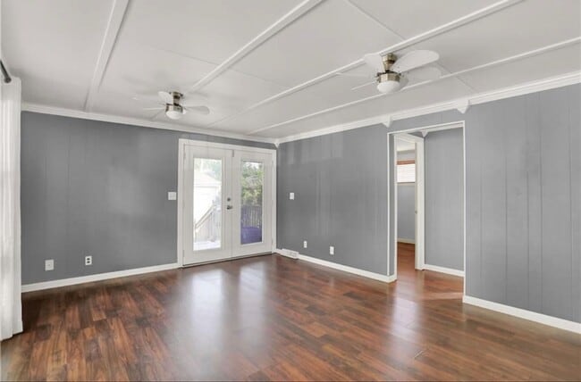 Building Photo - 1902 Thompson St