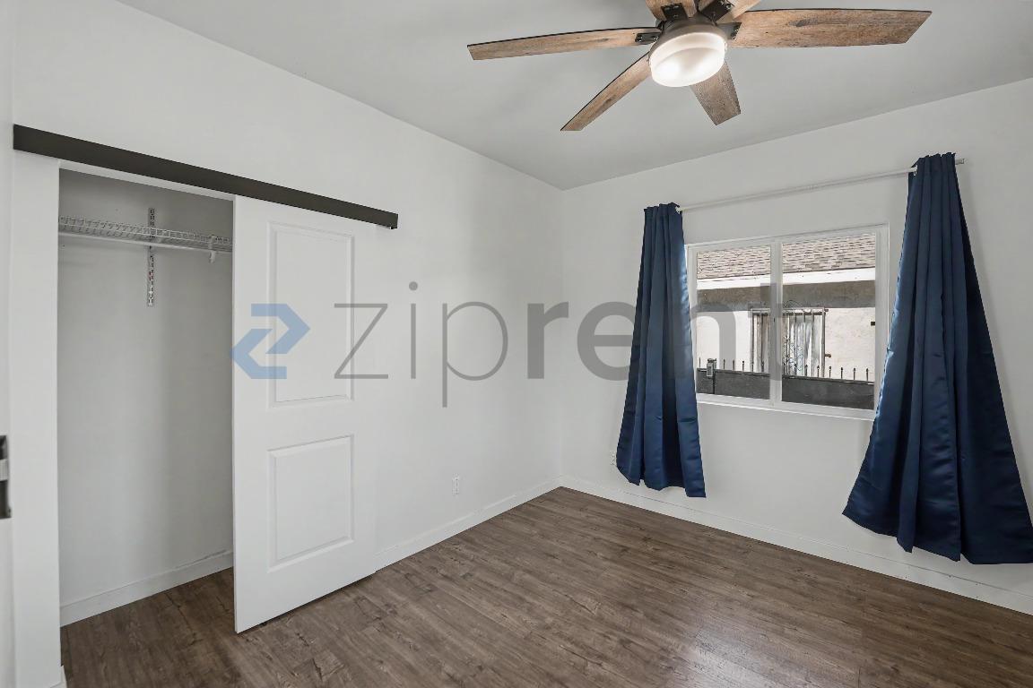Building Photo - Unit