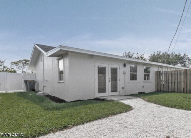 Building Photo - 4525 Fluvia Ave