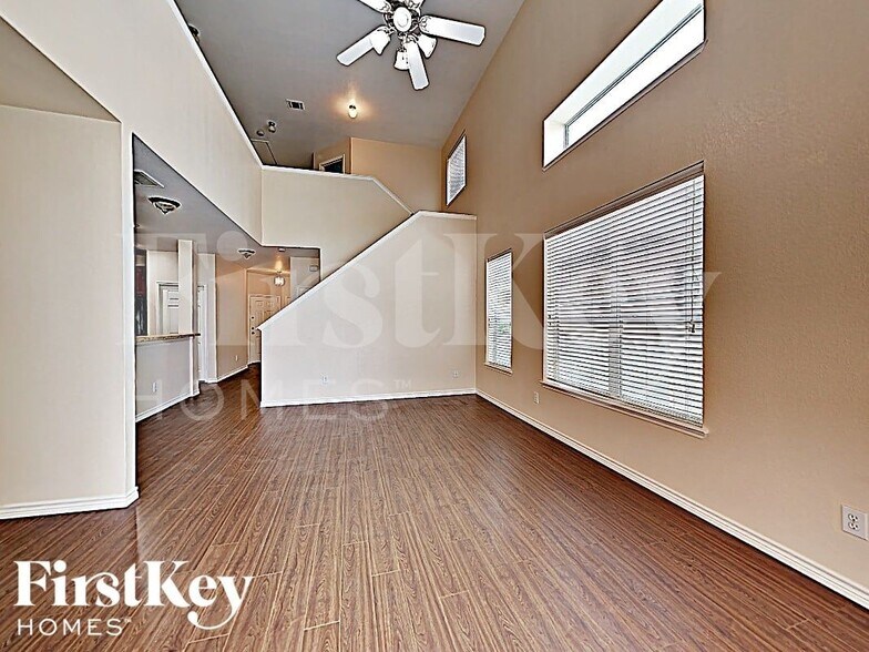 Building Photo - 9117 Waterman Dr