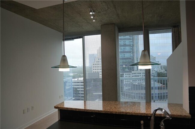 Building Photo - 3324 Peachtree Rd
