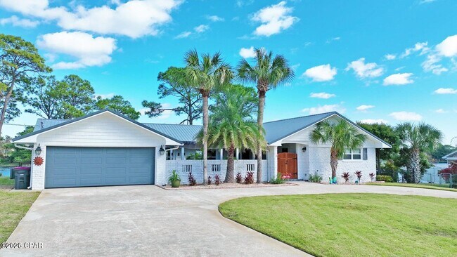 Building Photo - 263 Lullwater Dr