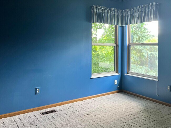 Building Photo - 758 N Starr Dr