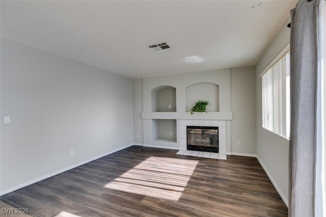 Building Photo - 7809 Calico Flower Ave