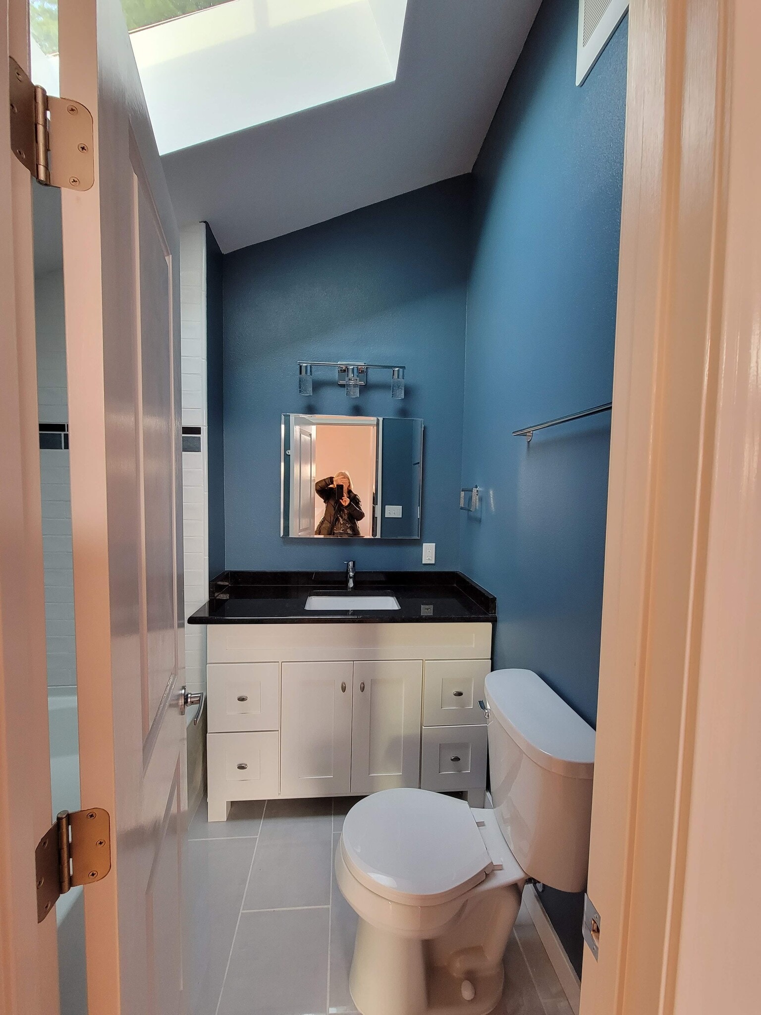 full bathroom - 336 N 73rd St