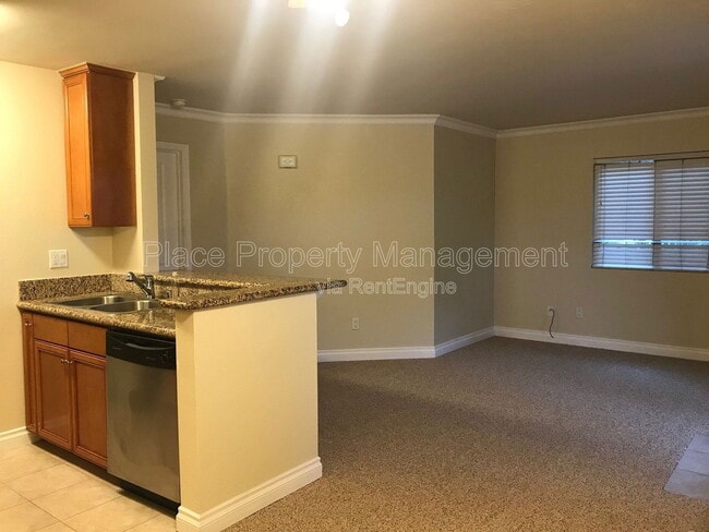 Building Photo - 1423 Graves Ave