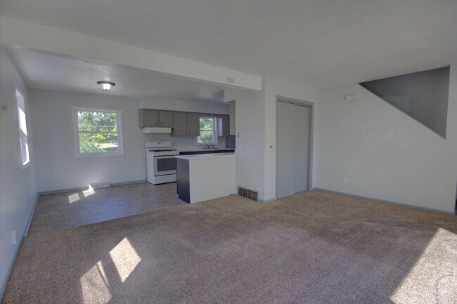 Building Photo - SL KSR1012