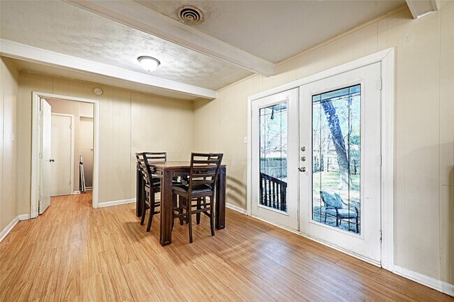 Building Photo - 7505 Deaver Dr