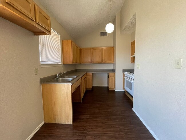 Building Photo - 3-Bedroom, 2-Bath Rental Home – South San Antonio